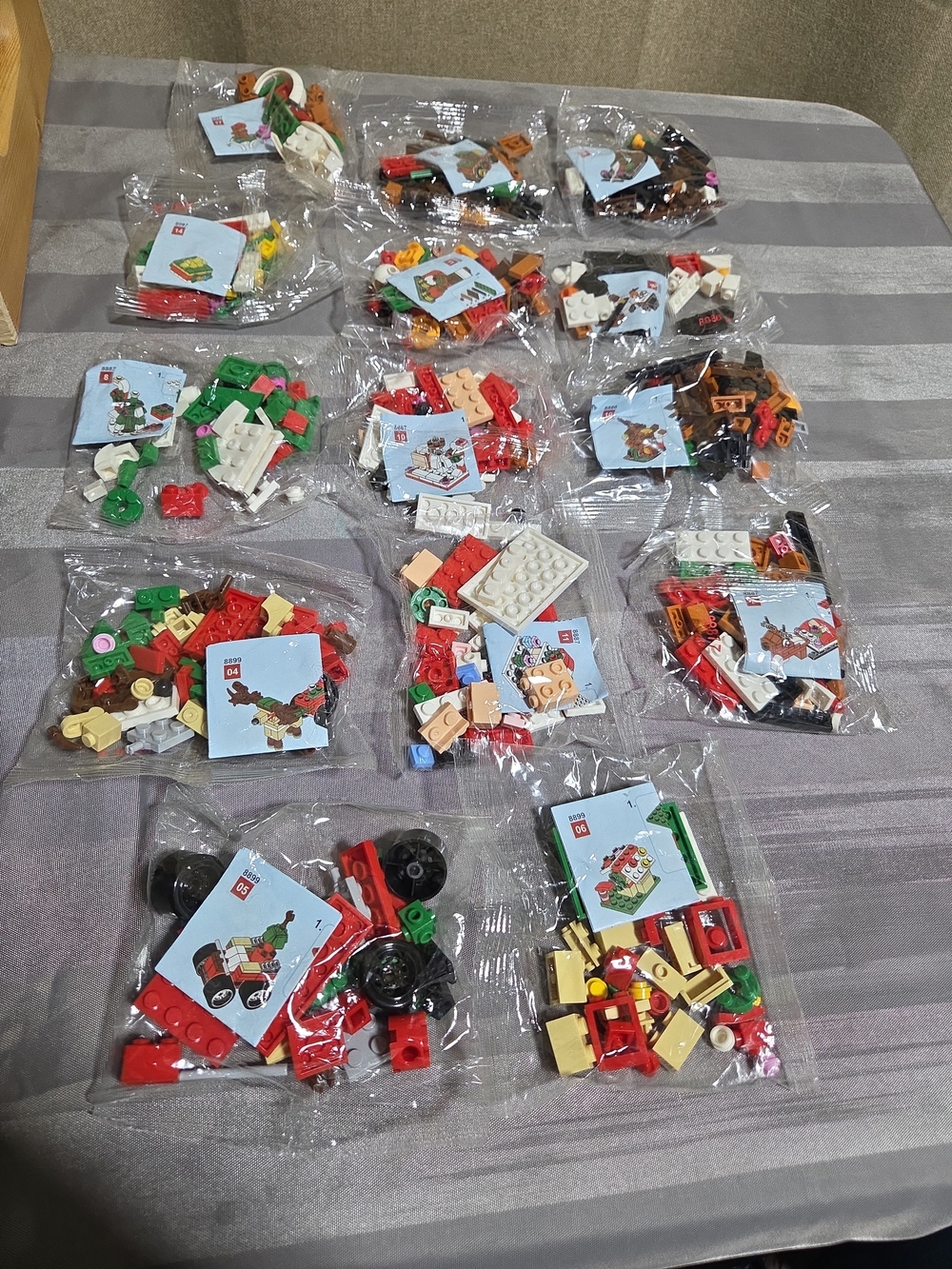 Holiday Mini Building Brick Set - Multicolor 14 Pks